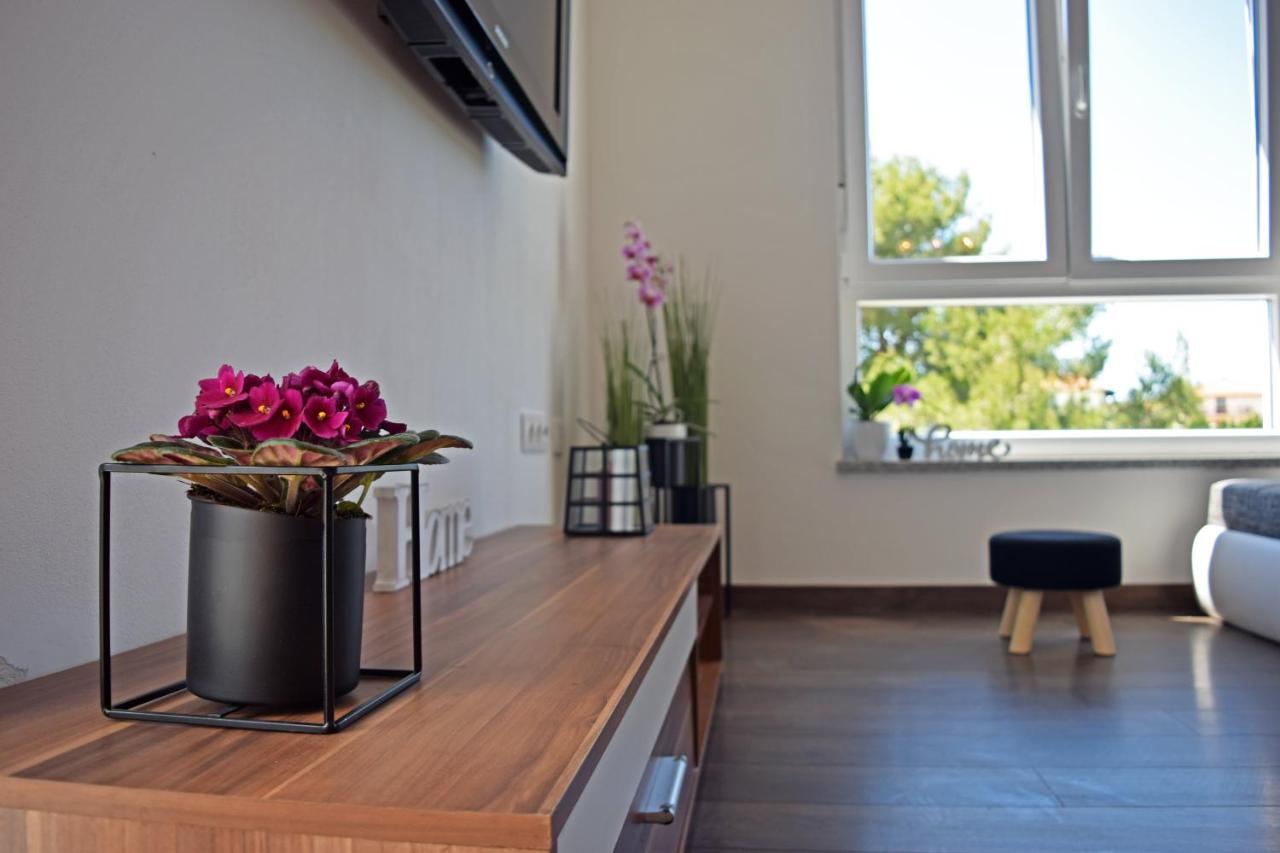 Apartment Summer Breeze Пула Екстериор снимка