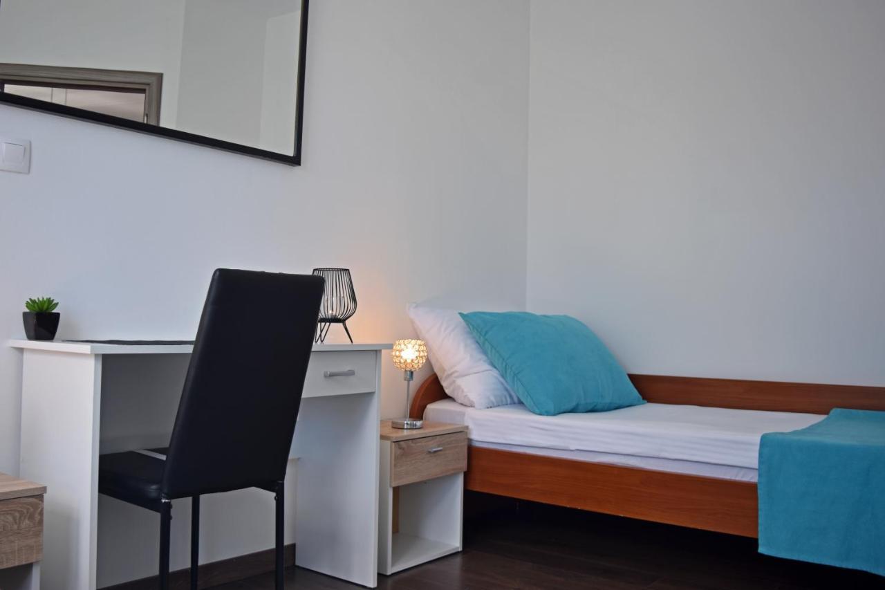 Apartment Summer Breeze Пула Екстериор снимка